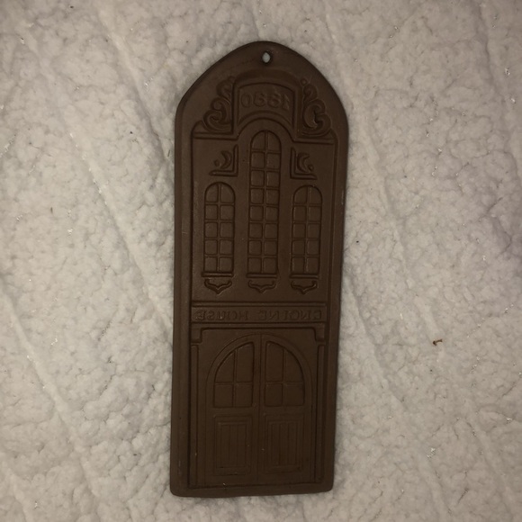 Hartstone clay cookie molds. - Picture 6 of 9